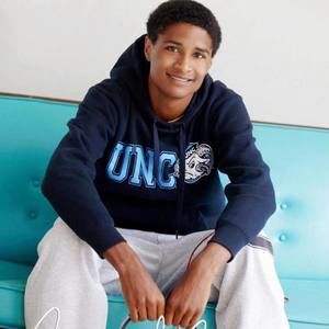 Meet your Posher, Auqui